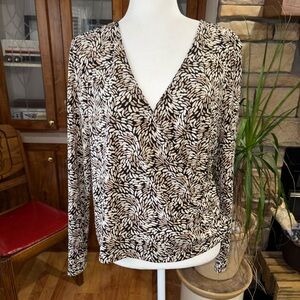 GIORGIO FIORLINI COLLECTION SIZE LARGE NEUTRAL COLORED LONG SLEEVE FAUX WRAP TOP